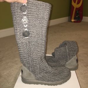 TALL GRAY KNIT UGGS